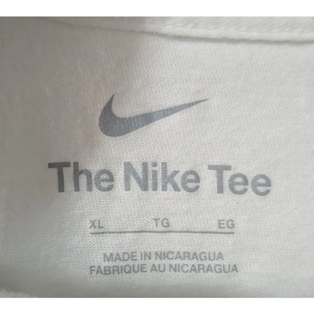 Nike Women's sz XL The Nike Tee T-Shirt Pink Logo white & pink cute T